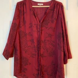Maurice’s burgandy top size large